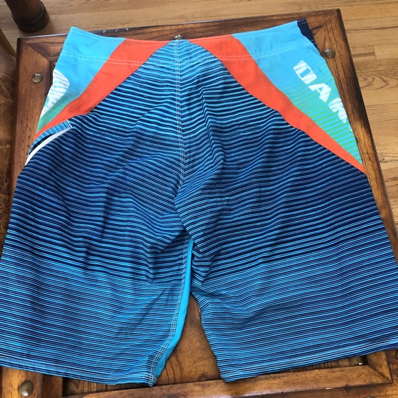 Oakley Board shorts (men’s) - Picture 3 of 3